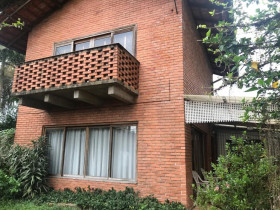 Casa com 3 Quartos à Venda, 275 m² em América - Joinville