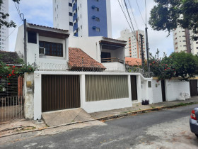 Casa com 3 Quartos à Venda ou Locação, 200 m² em Torre - Recife