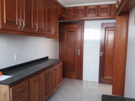 Apartamento com 3 Quartos para Alugar, 170 m² em Batista Campos - Belém