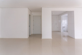 Apartamento com 2 Quartos à Venda, 120 m² em Jardim Itu - Porto Alegre