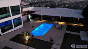 Casa de Condomínio com 5 Quartos à Venda, 900 m² em Condomínio Vale do Ouro - Ribeirão das Neves