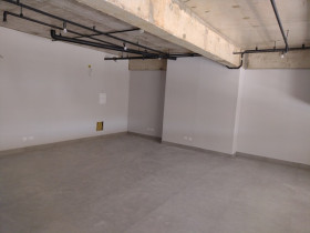 Sala Comercial à Venda ou Locação, 57 m² em Centro - Jacareí