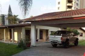 Casa com 2 Quartos à Venda, 165 m² em América - Joinville