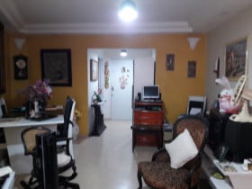 Apartamento com 2 Quartos à Venda,  em Aclimação - São Paulo