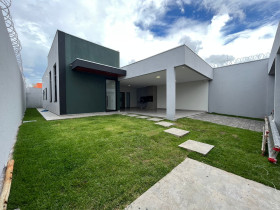 Casa com 3 Quartos à Venda, 300 m² em Jardim Inconfidência - Uberlândia