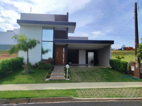 Casa com 3 Quartos à Venda,  em Loteamento Residencial e Comercial Fazenda São Sebastião - Marília
