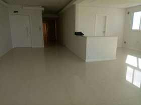 Apartamento com 4 Quartos à Venda, 220 m² em Itapema