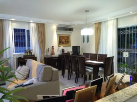 Casa com 4 Quartos à Venda, 223 m² em Campo Grande - Santos