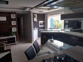 Apartamento com 2 Quartos à Venda, 70 m² em Michel - Criciúma
