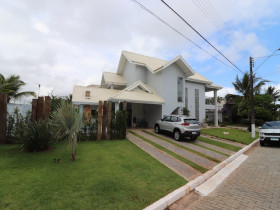 Casa de Condomínio com 4 Quartos à Venda, 320 m² em Bougainvilleé III - Peruíbe