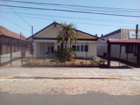 Casa com 3 Quartos à Venda, 250 m²em Medianeira - Porto Alegre