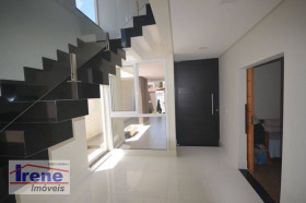 Casa com 5 Quartos à Venda, 375 m² em jardim itanhaém - Itanhaém