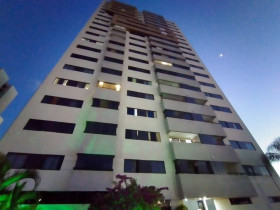 Apartamento com 3 Quartos para Alugar, 76 m² em Neópolis - Natal