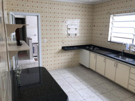 Casa com 3 Quartos à Venda, 191 m² em Piraporinha - Diadema