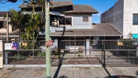Casa com 4 Quartos à Venda,  em Centro - Tramandaí