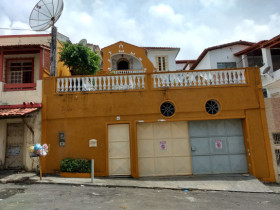 Casa com 5 Quartos à Venda,  em Brotas - Salvador