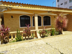 Casa com 3 Quartos à Venda, 221 m² em Solemar - Praia Grande