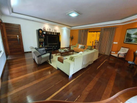 Casa de Condomínio com 5 Quartos à Venda, 585 m² em Vila Oeste - Campo Grande
