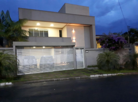 Casa de Condomínio com 4 Quartos à Venda, 400 m² em Nova Esperança - Manaus