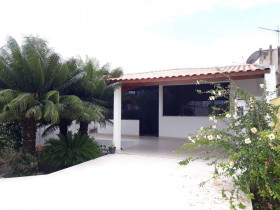 Casa com 4 Quartos para Alugar, 250 m² em Santa Mônica - Feira De Santana