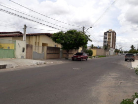 Casa com 4 Quartos para Alugar, 250 m² em Santa Mônica - Feira De Santana