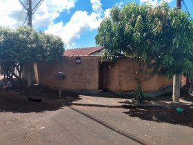 Casa com 3 Quartos à Venda, 76 m² em Benedito Trajano - Ituverava