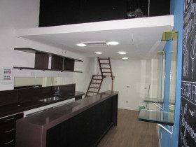 Loja à Venda ou Locação, 33 m² em Gonzaga - Santos