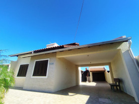 Casa com 3 Quartos à Venda, 120 m² em Capão Novo - Capão da Canoa