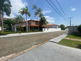 Casa de Condomínio com 5 Quartos à Venda, 517 m² em Calhau - São Luís